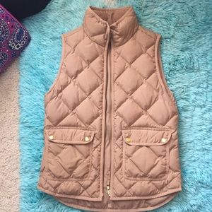 J Crew excursion quilted vest, XS, saddle